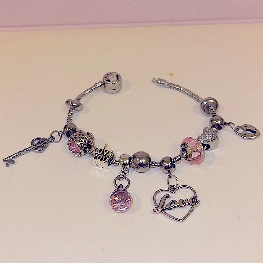 The “LOLA” Collection, “PSYCHE” Charm Bracelet 🔮 SEE PHOTOS 🔮